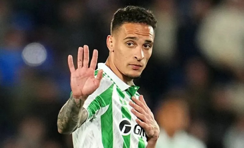 Betis bất ngờ đưa ra giá chuyển nhượng cho Antony